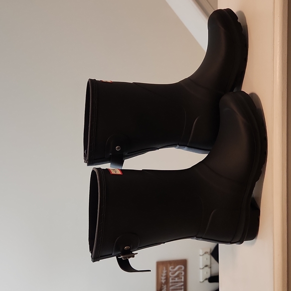 Hunter Boots w/Fleece Inserts - Picture 2 of 4